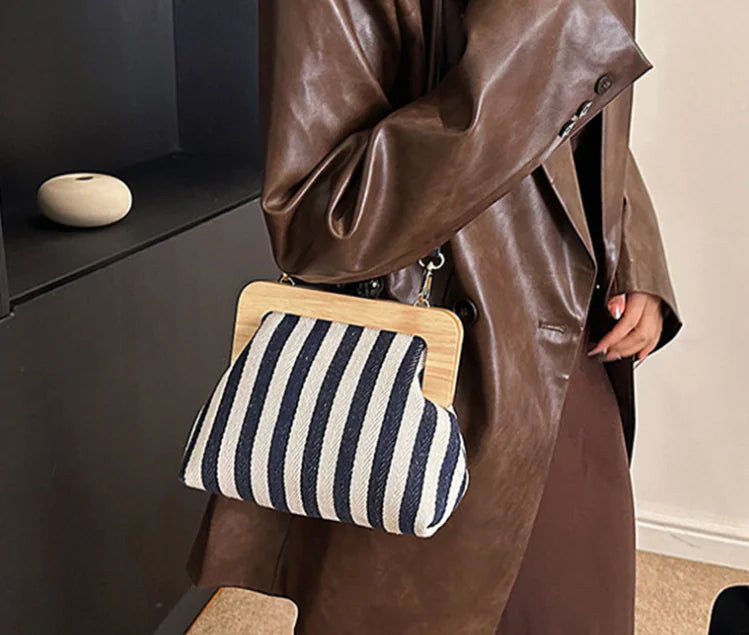 2019 Women's Vintage Wooden Buckle Shoulder Bag